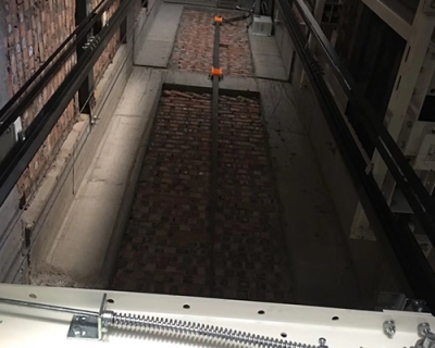 龍門架式鋼帶別墅梯安裝現(xiàn)場