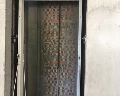 龍門架式鋼帶別墅梯安裝現(xiàn)場